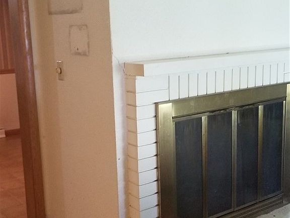 3rd image of 1210 Prestwick Pkwy
