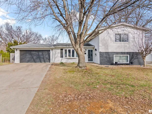 1386 Valley Dr, Springfield, IL 62702