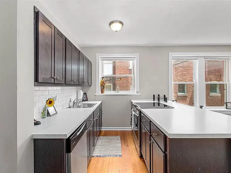 4951 Lindenwood Ave #2E — Photo 4