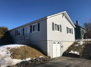 1 Dean Ct, Augusta, ME 04330