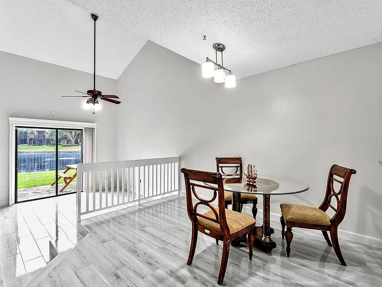 4182 S Pine Island Rd #TOWNHOUSE — Photo 5