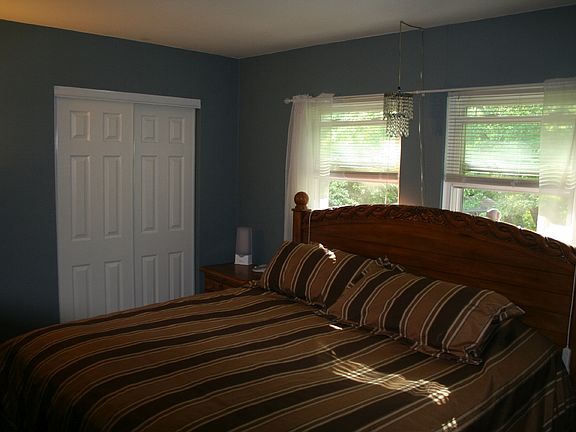 4th image of 2558 Retford Dr