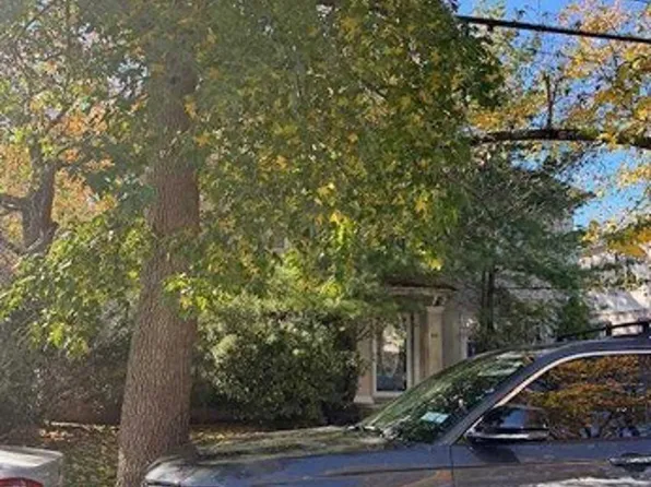 29 Lafayette Pl, Woodmere, NY 11598