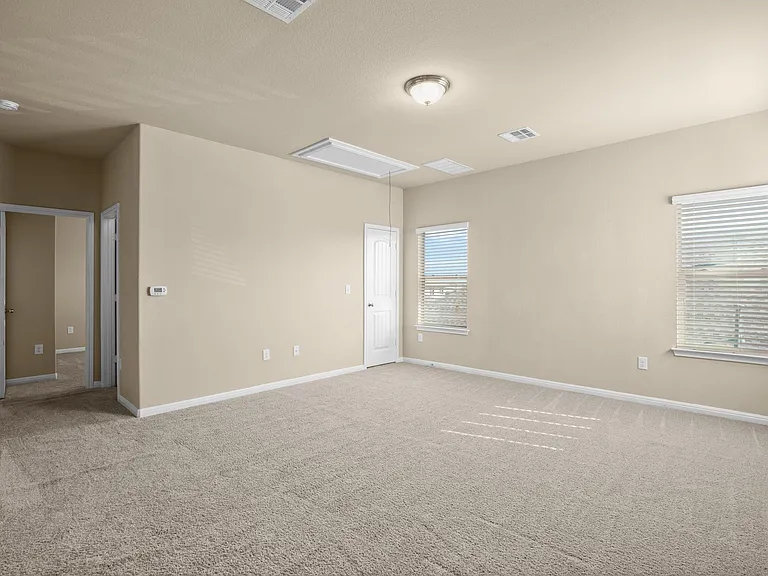 16440 Pienza Dr — Photo 23