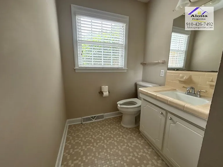 228 Whitney Dr — Photo 11