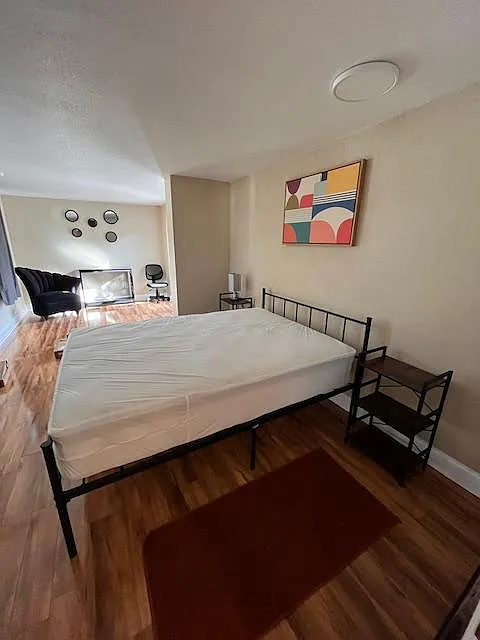 4 bed, 2.0 bath, 1710 sqft, $866 — Photo 1
