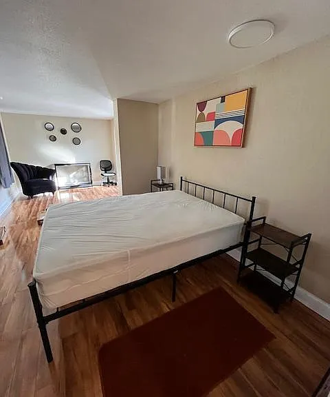 Full-Size Bed