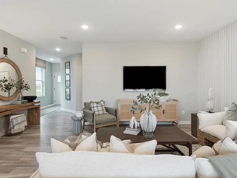 17926 Genoa Dr — Photo 3