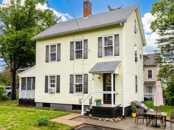 2 Middle Lane, Simsbury, CT 06070