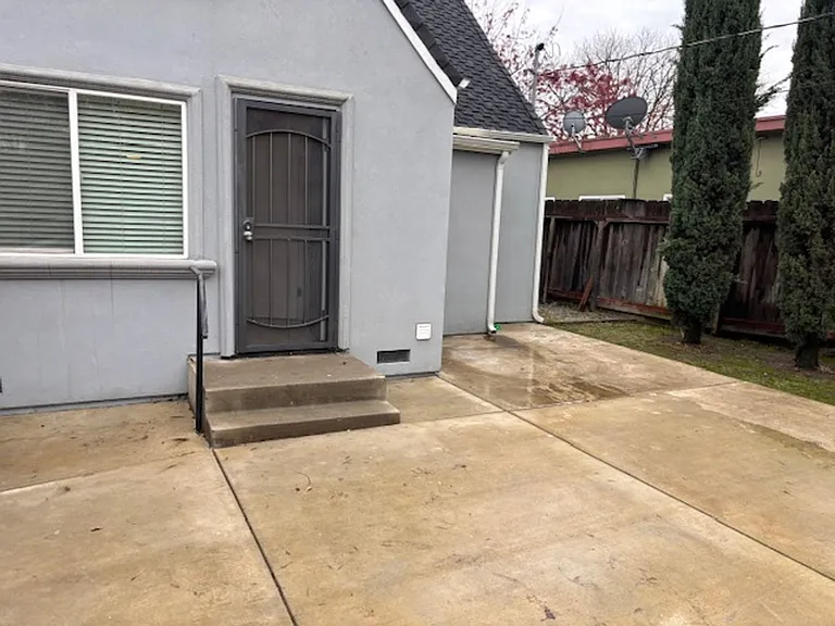 845 S School St — Photo 11