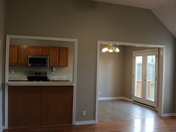 4th image of 4040 Challis Dr