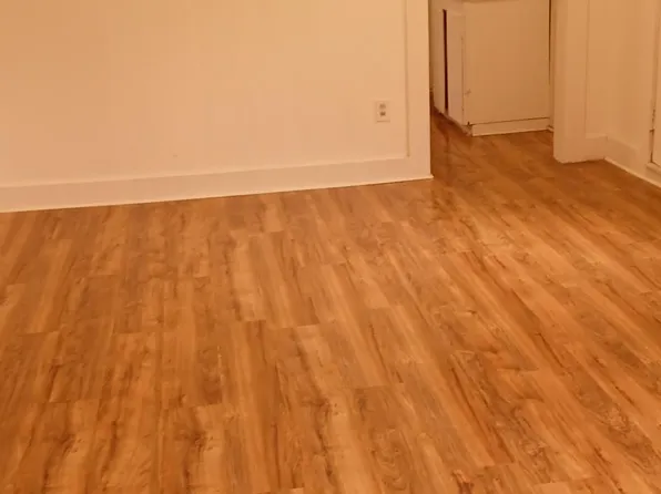 28 Prospect St #8, Claremont, NH 03743