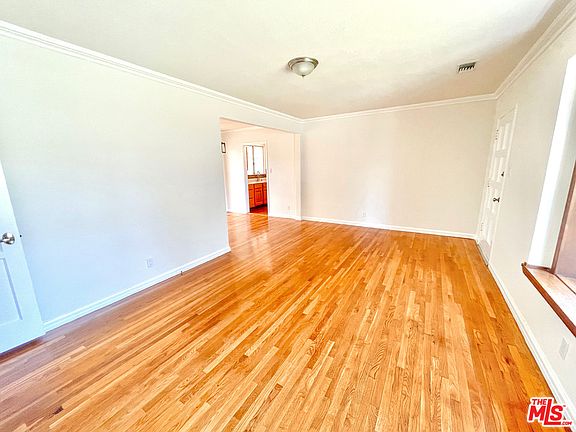 4th image of 6905 Oak Park Ave