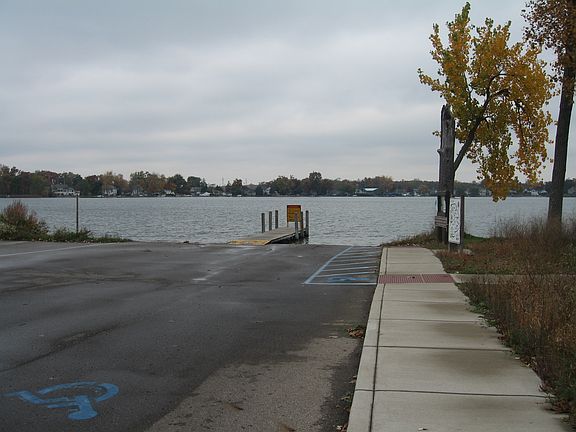 3rd image of 9634 Woodlawn Dr