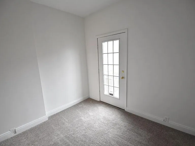 410 W 1st Ave — Photo 25