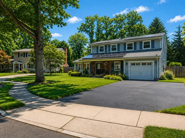 10 Violante Court, Eatontown, NJ 07724