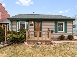 2812 East Allerton AVENUE, Saint Francis, WI 53235