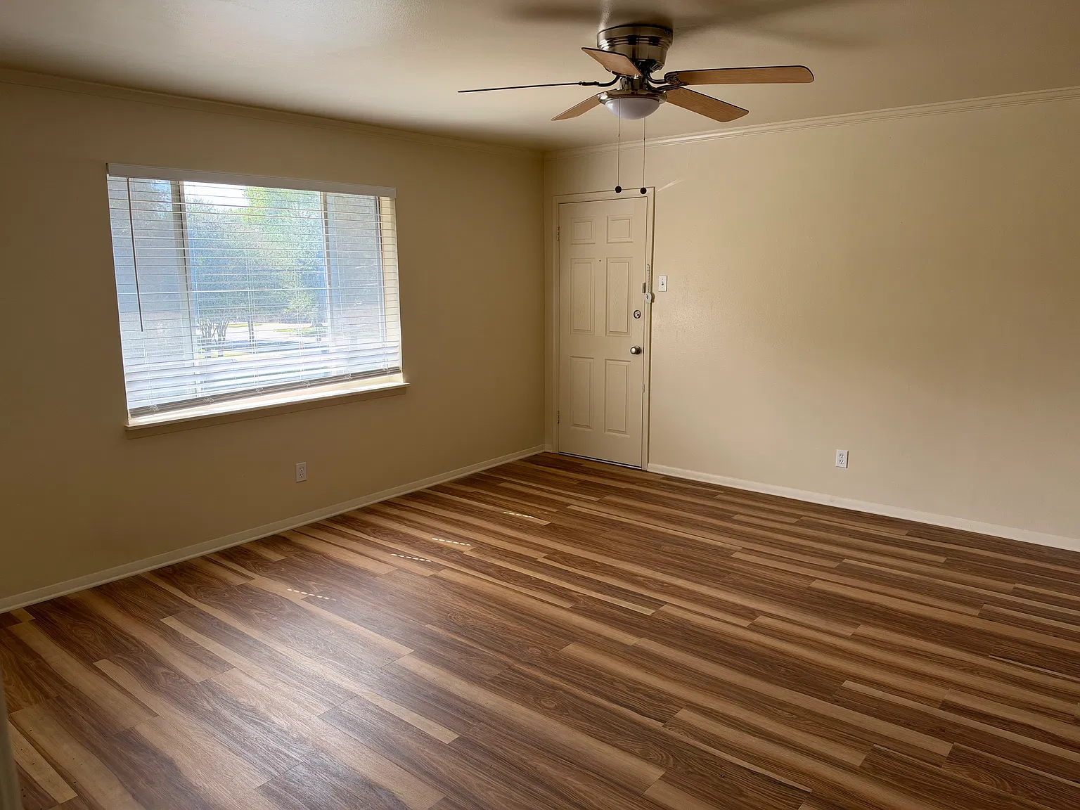 2 bed, 945 sqft, $1,450 — Photo 4