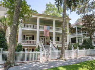 11 Waterside Dr, Beaufort, SC 29907