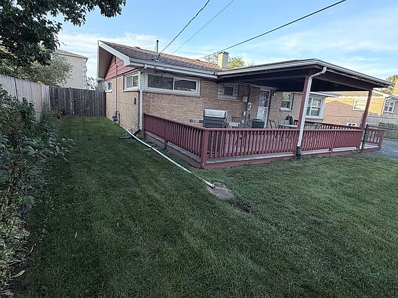 4th image of 6635 W 87th St
