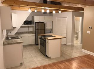 114 Meadowlark Ln, Westbrook, CT 06498