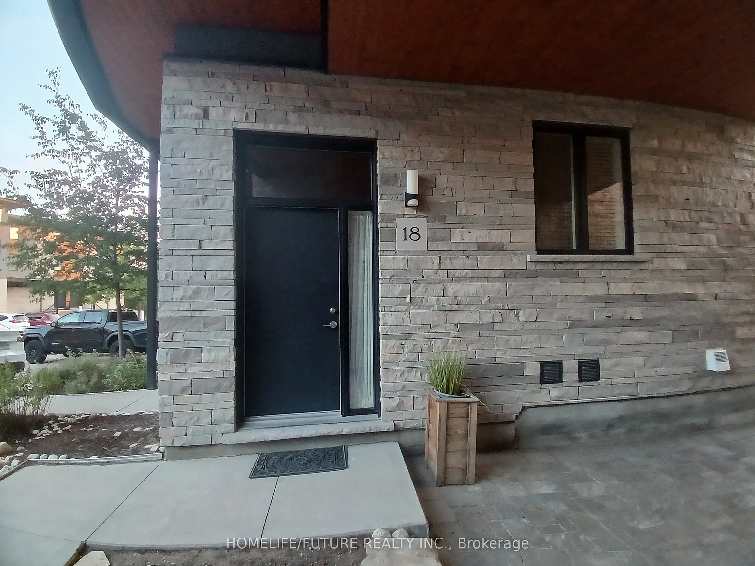 4 bed, $3,000 — Photo 2