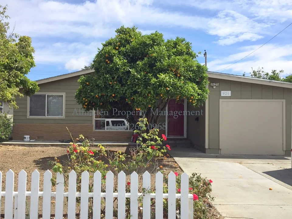 924 Almaden Ave
