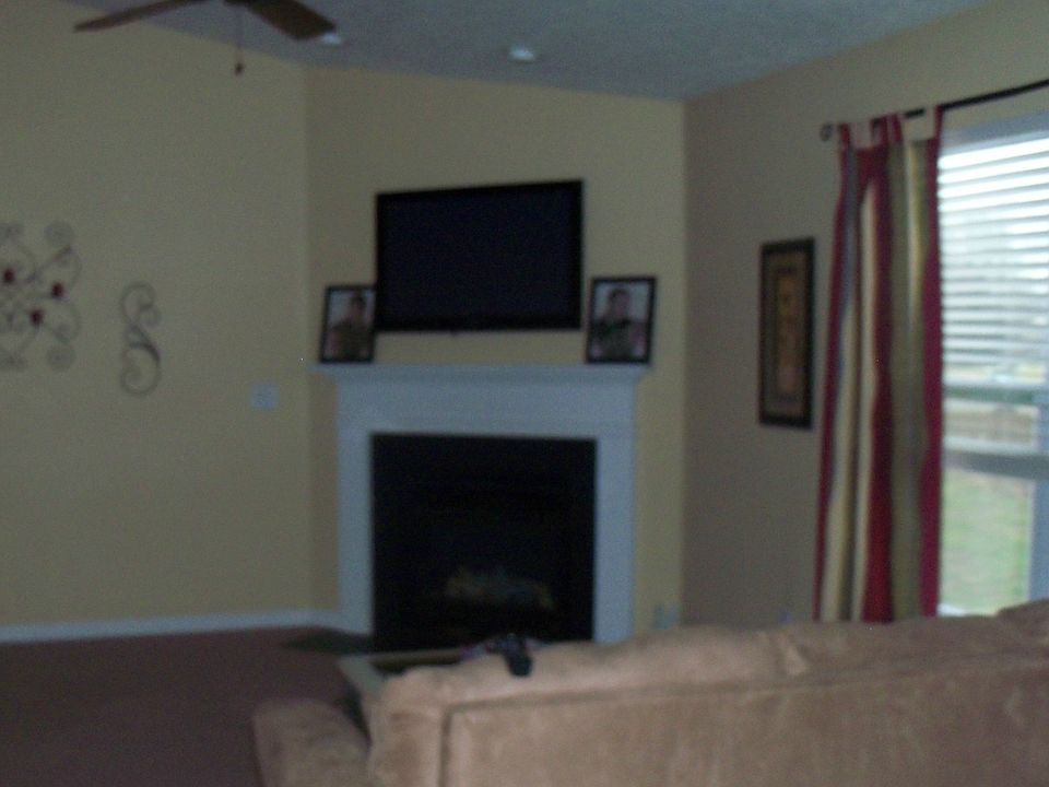 1st image of 4025 Meadowood Dr