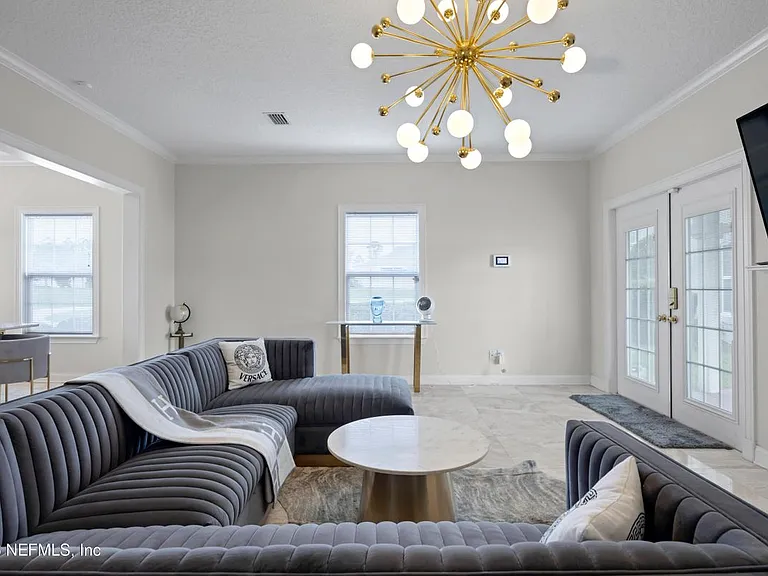 200 Sunstone Ct #GUEST HOUSE — Photo 3