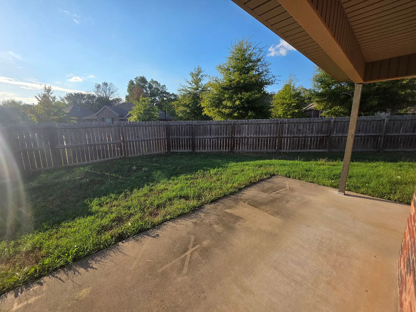 Nice 3 bedroom 2 bath home — Photo 3