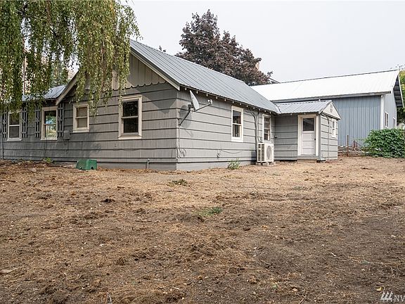 2nd image of 220 E Gibson Ave