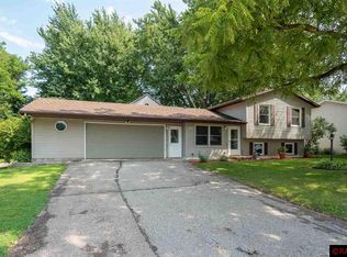 1721 N 5th St, Saint Peter, MN 56082