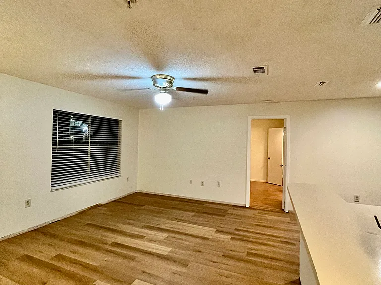 633 Buoy Ln — Photo 12