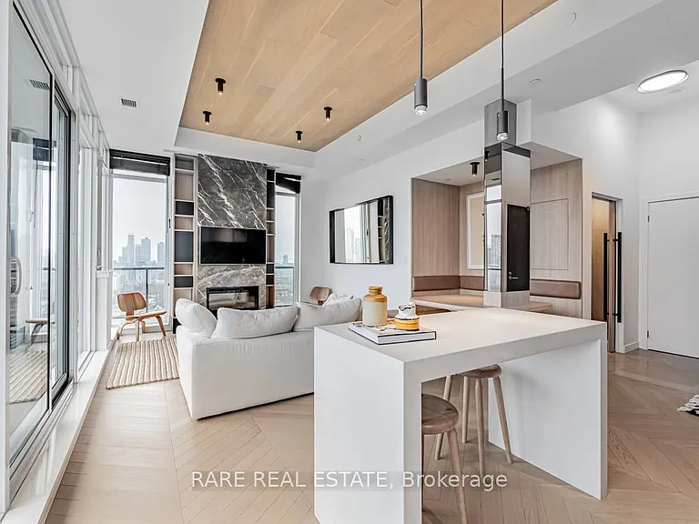 297 College St #Penthouse 5 — Photo 5