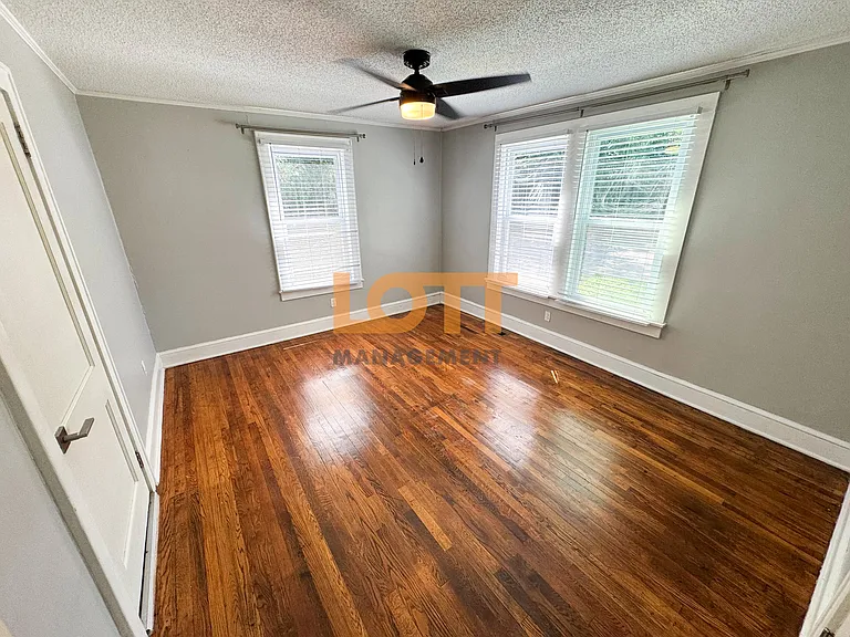 106 E C Ave — Photo 6