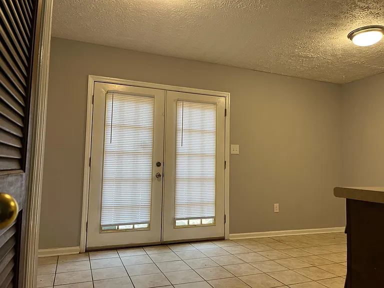 255 Jockey Club Dr — Photo 6