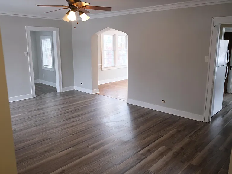 1612 W Riverview Ave — Photo 1