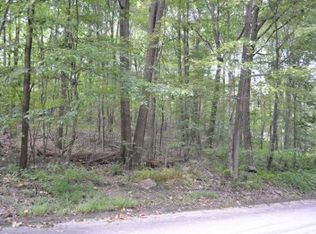 121 Greenbrier Rd, Acme, PA 15610