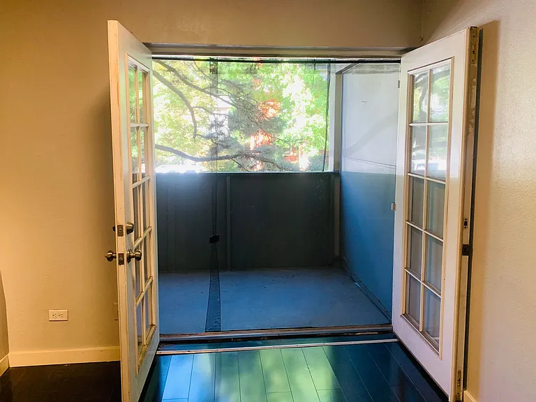 1260 York St #210 — Photo 10
