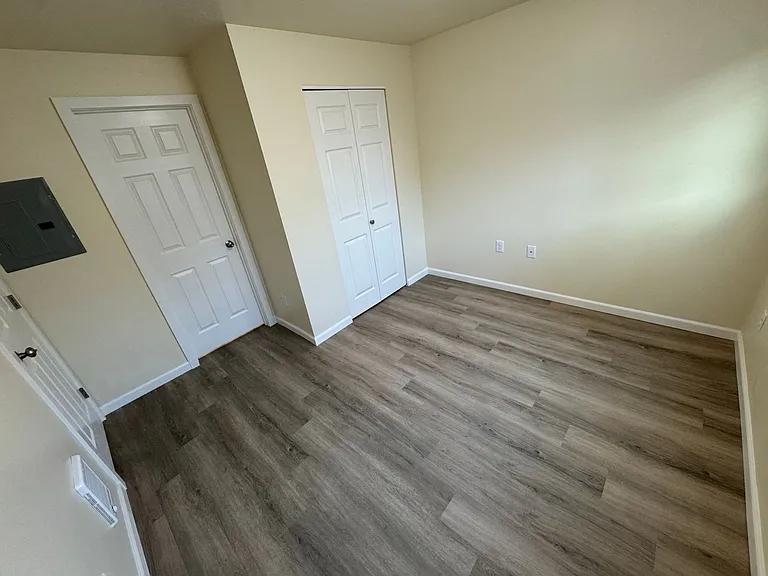 2215 Elm St SW — Photo 41