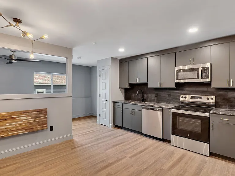 36 Pawling Ave #203 — Photo 6