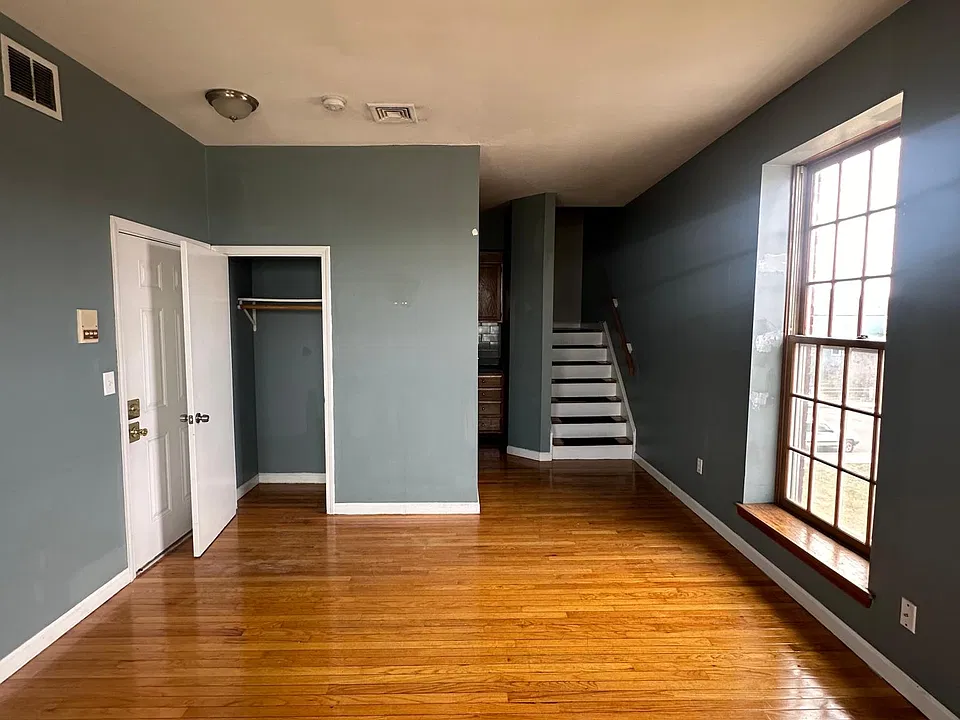28 E Grand Ave #2