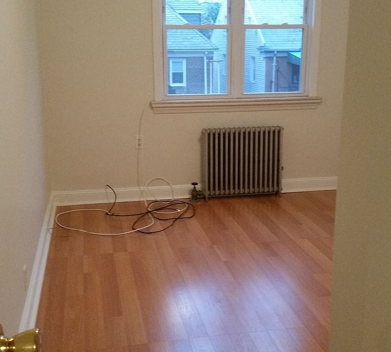 1st image of 2055 32nd St