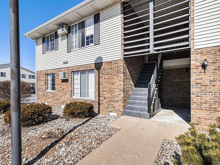 1226 N Hemlock Rd — Photo 19