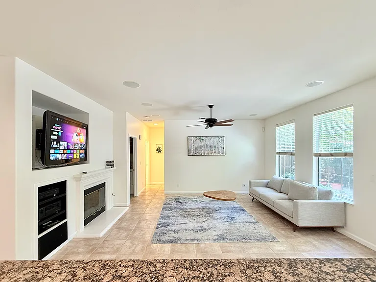 863 Dederick Ct — Photo 20