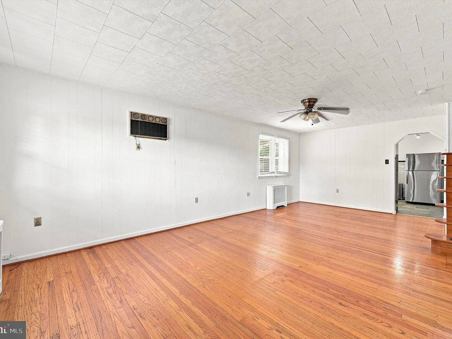 3 bed, 2.0 bath, 1152 sqft, $2,000 — Photo 3