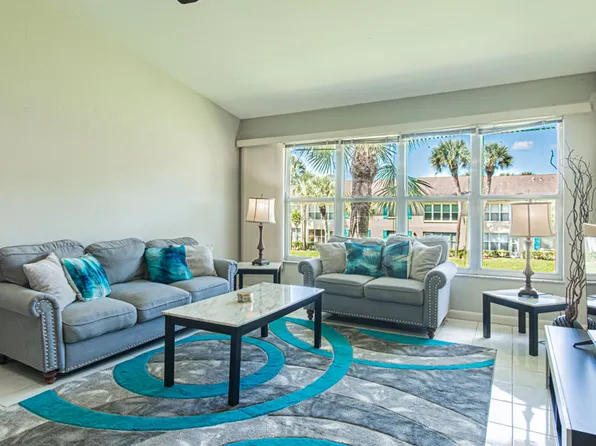 4230 Jack Frost Ct APT 4, Naples, FL 34112