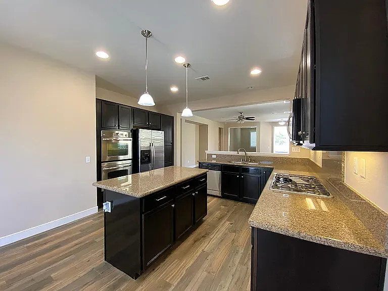 46815 Peach Tree St — Photo 7