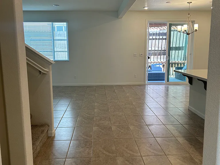 2346 Sheldon Dr — Photo 3