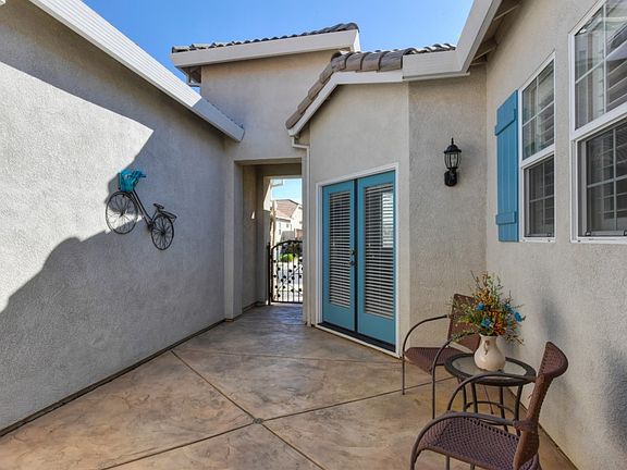 3rd image of 4712 Monte Mar Dr